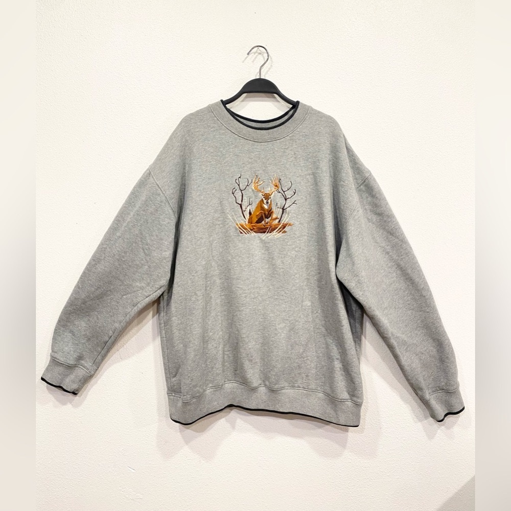 m&c sport — vintage embroidered deer crewneck sweatshirt